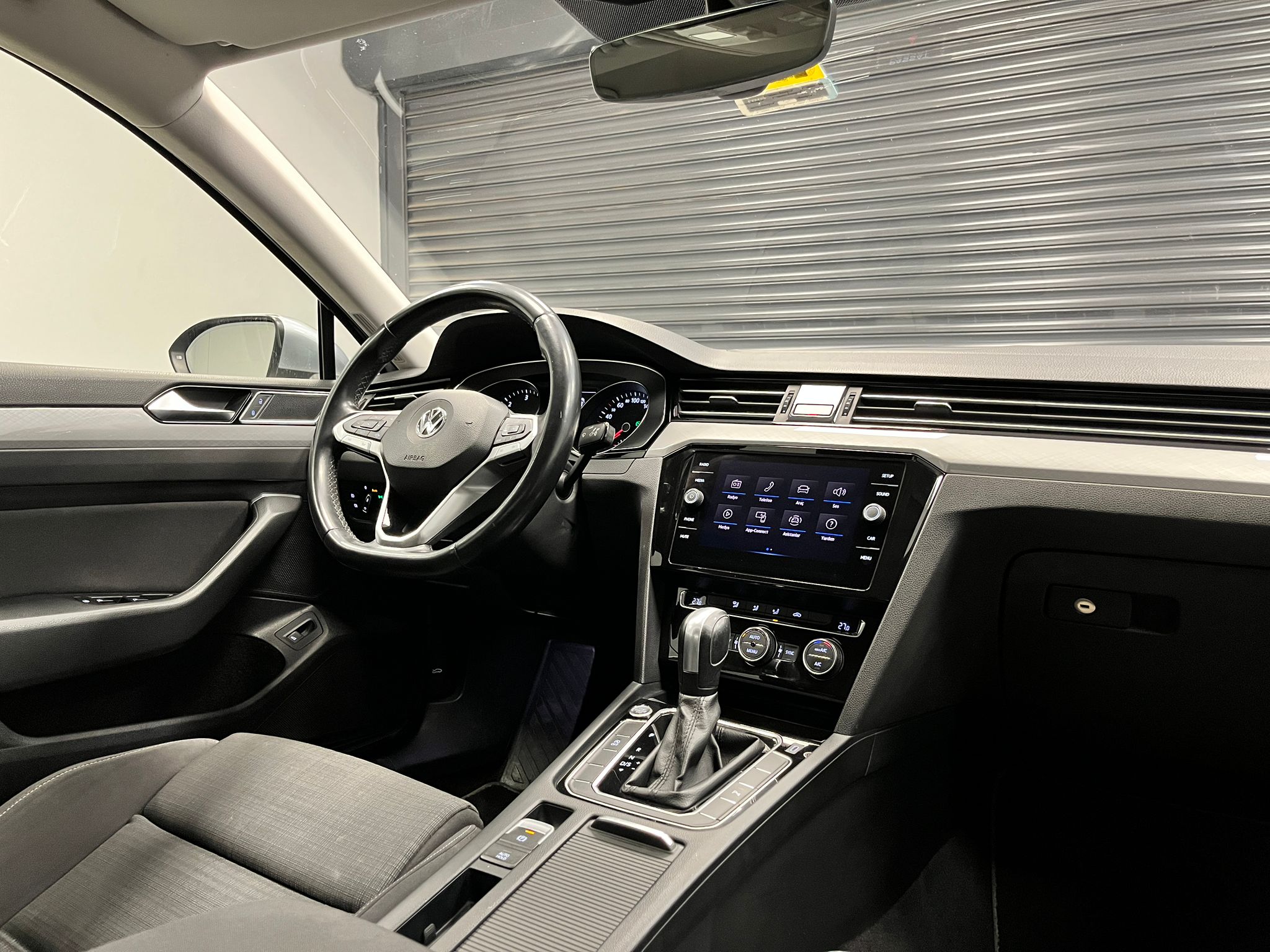 VOLKSWAGEN PASSAT 9